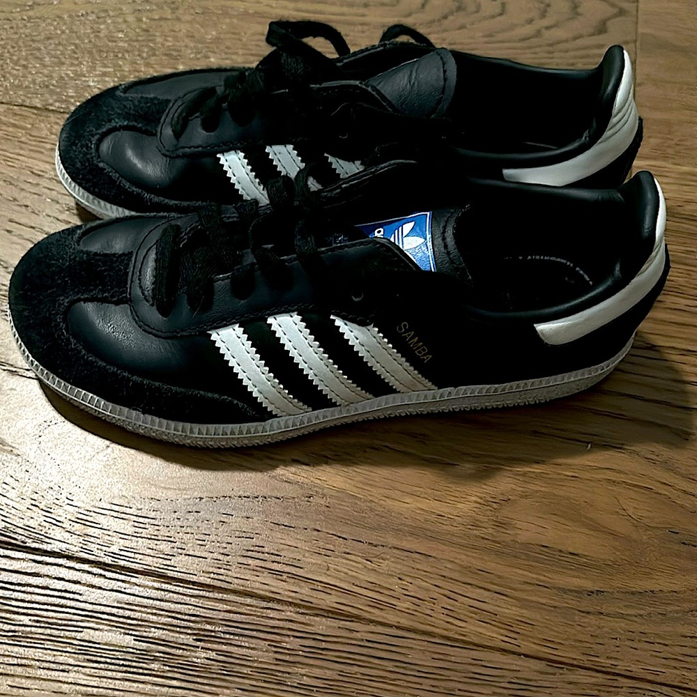 Boys Adidas Samba size 1
